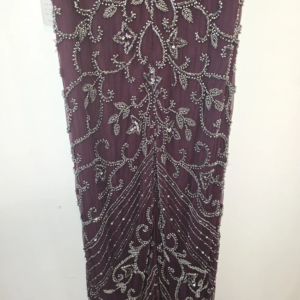Pissaro Nights Elegant Maroon Beaded Gown Size 14 Nwt. Stunning - Picture 9 of 13